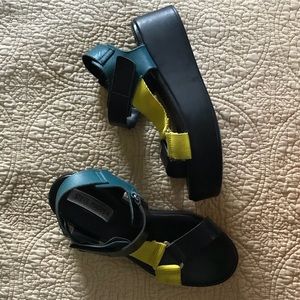 Steve Madden platform sandals